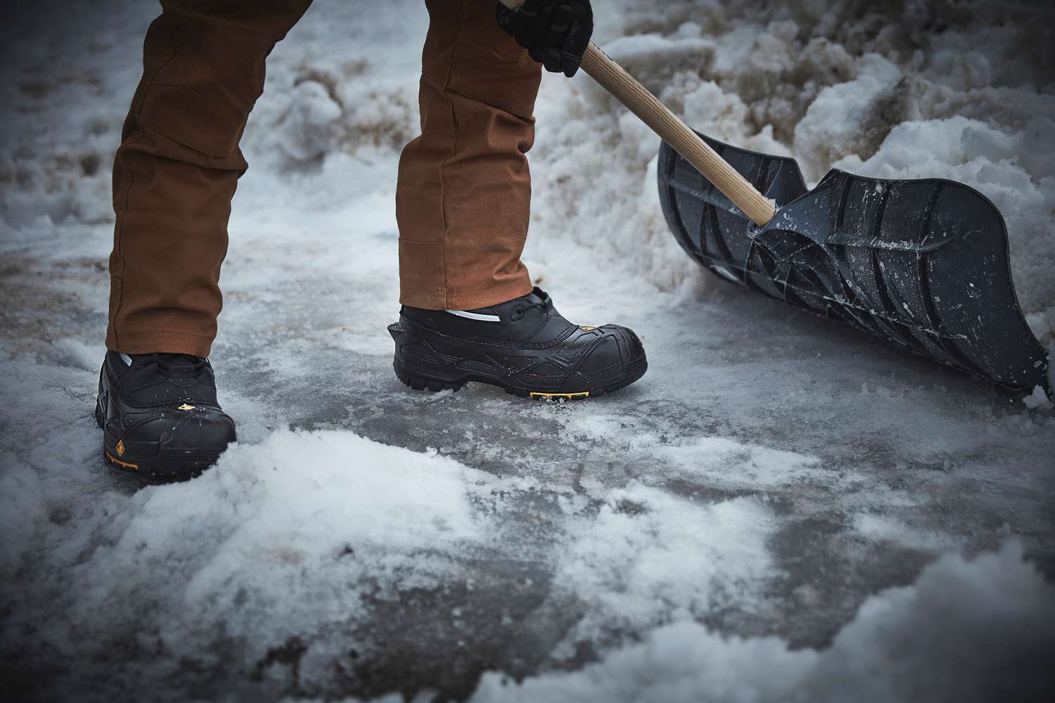 Shoveling ice and snow in Terra Crossbow 777 pac boots