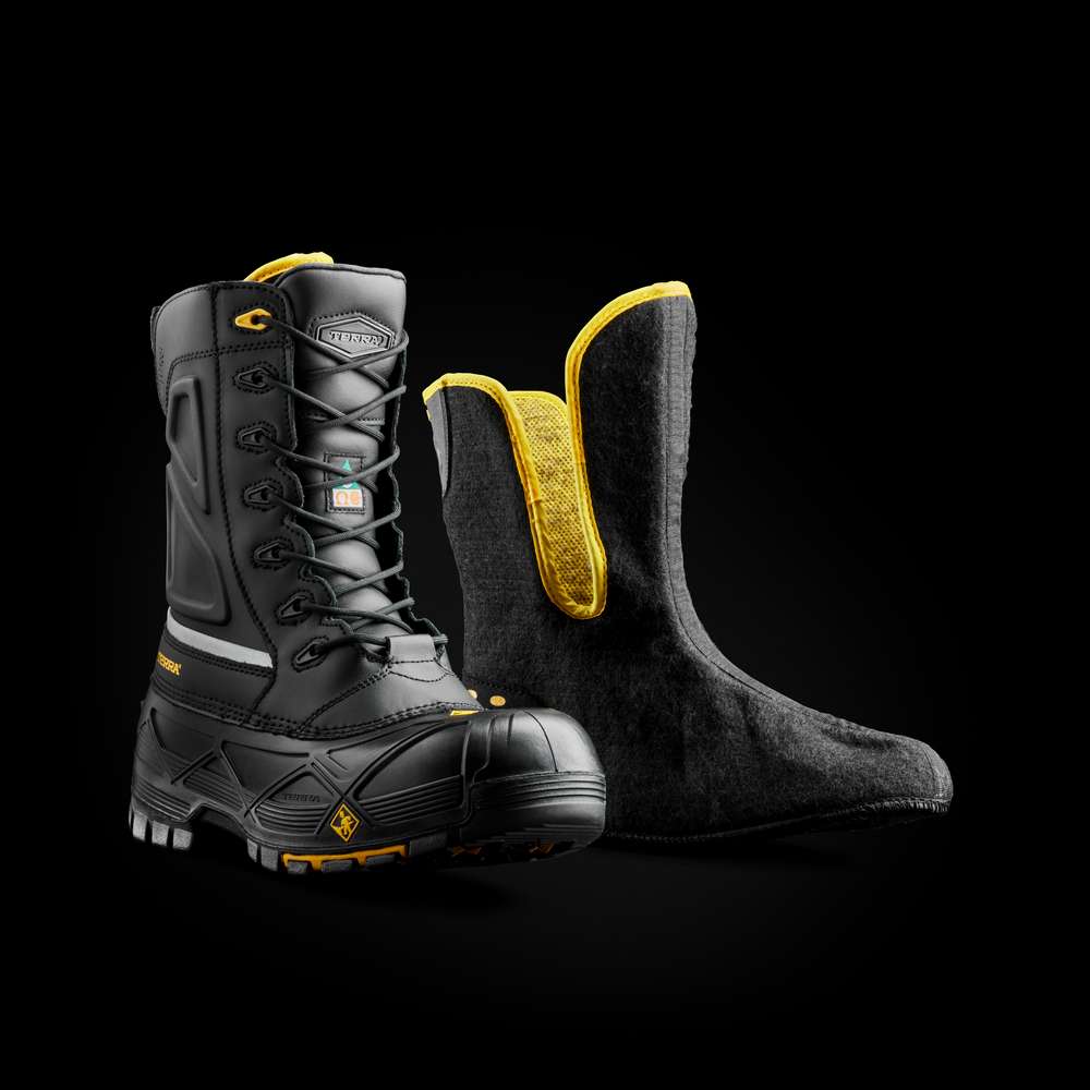 The Terra Crossbow 777 with its removable four-layer liner pulled out