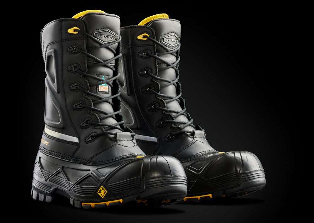 A pair of Terra Crossbow 777 composite toe winter pac boots